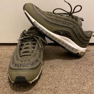 Nike air max 97 mens size 9.5 army green